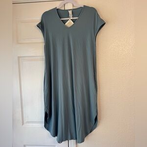 Wynne Layers Blue/green V-Neck Dress